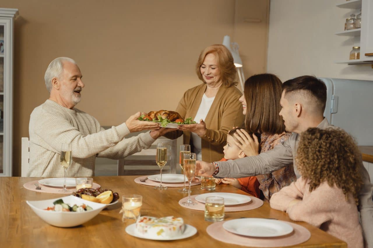 family at thanksgiving dinner